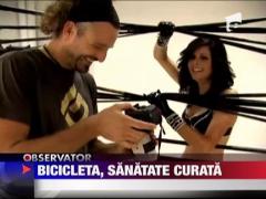 Super calendar cu cele mai sexy cicliste din lume
