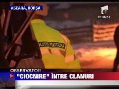 Doi interlopi rivali s-au izbit frontal cu masinile pe o sosea din Borsa