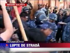 IMAGINI SOCANTE / Lupte de strada in Nepal