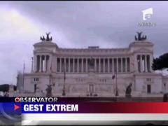 Un roman s-a aruncat in gol de pe cladirea Altarului Patriei, in Roma