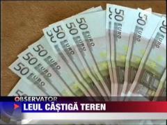 Leul castiga teren