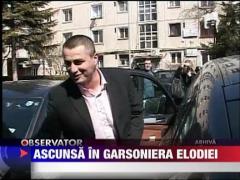 Ascunsa in garsoniera Elodiei