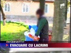 Evacuare cu lacrimi la centrul din Baneasa