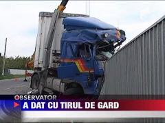 A intrat cu tirul in gardul lui Boc