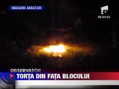 Torta pe roti in fata unui bloc din Gherla