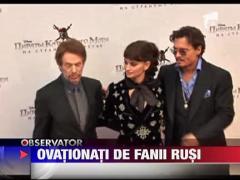Johnny Depp si Penelope Cruz, ovationati de fanii rusi