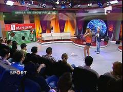 Dan Capatos si asistenta Bianca Dragusanu s-au intrecut la fotbal