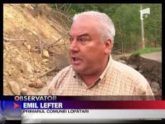 Doua comune buzoiene sunt izolate de lume dupa o viitura