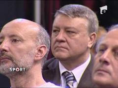 Olaroiu asteapta telefonul nasului Sandu