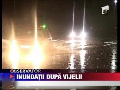 Furtunile avanseaza spre centrul tarii