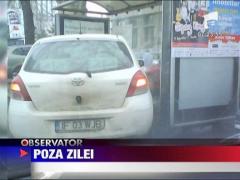 Si-a parcat masina in refugiul unei statii RATB