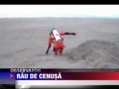 Lac umplut cu cenusa din cauza unui vulcan