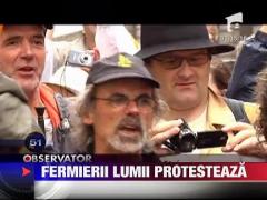 Fermierii protesteaza la Paris