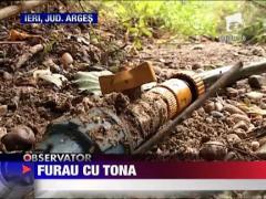 3 hoti din Arges au furat o tona de titei in 10 minute!