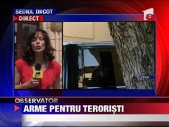 Patru barbati care livrau arme catre teroristi au fost arestati