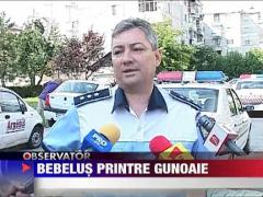 UPDATE / Bebelus gasit intr-un tomberon