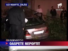 Plimbare cu masina prin curtile vecinilor