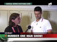 Djokovic se tine de glume