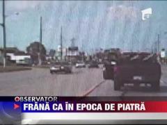 Un sofer american si-a folosit picioarele pe post de frana sa opeasca la semafor