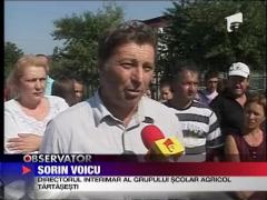 Dambovita: Protest in curtea scolii, doua profesoare au lesinat