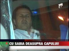 Levy joaca cu sabia deasupra capului