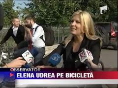Elena Udrea a venit pe bicicleta la munca
