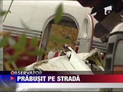 Un avion s-a prabusit pe o strada, in Canada