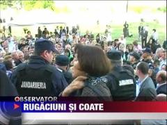 Sute de pelerine s-au calcat in picioare la sfintirea unei biserici, in Arad