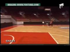 Cos de trei puncte, dat cu piciorul