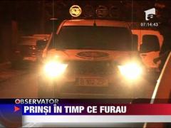 Constanta: Doi adolescenti prinsi in flagrant, in timp ce spargeau o casa