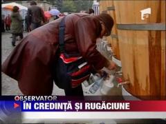 Rugaciune prin ploaie la Iasi