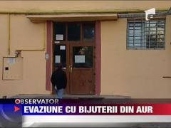 Evaziune cu bijuterii din aur