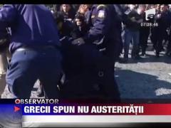 Desi li s-a redus substantial datoria publica, grecii raman nemultumiti