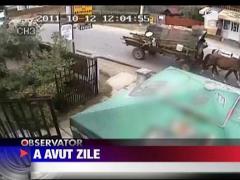 IMAGINI SOCANTE: Fetita spulberata de o masina