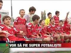 Poza cu 200 de dinamovisti