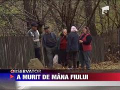 A murit de mana fiului