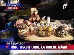 Targ traditional la malul marii