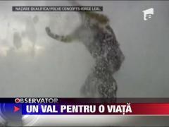 Un surfer american a "calarit" un val de 27 de metri