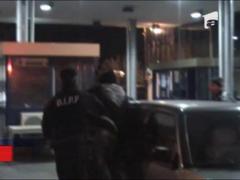 Contrabanda cu tigari in butelia pentru alimentare cu gaz a masinii