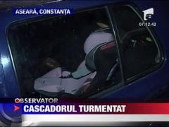 S-a oprit intr-un copac din cauza alcoolului