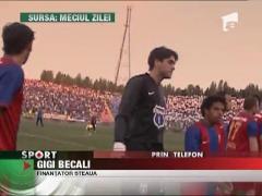 Gigi Becali rade si acum de Elton