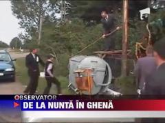 Tanar nuntas in pubela de gunoi