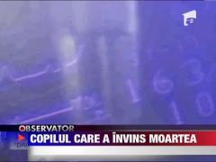 UPDATE / Un copil a stat 30 de minute sub apa si a supravietuit!