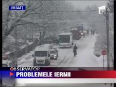 Probleme pe sosele din cauza ninsorilor