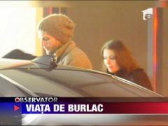 Ashton Kutcher si-a dat intalnire cu trei femei!