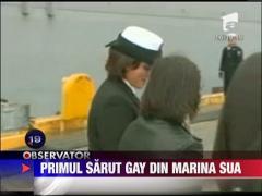 Primul sarut gay din marina SUA
