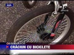 Intr-un orasel din SUA, Mos Craciun aduce biciclete