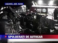 Trei tineri ucisi de autocar