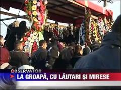 La groapa, cu lautari si mirese