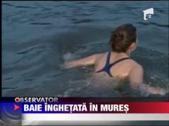 S-au imbaiat in apa rece ca gheata de Boboteaza